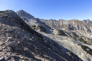 Bulgaristan 'ın Polezhan Tepesi yakınlarındaki Pirin Dağı' nın Şaşırtıcı Manzarası