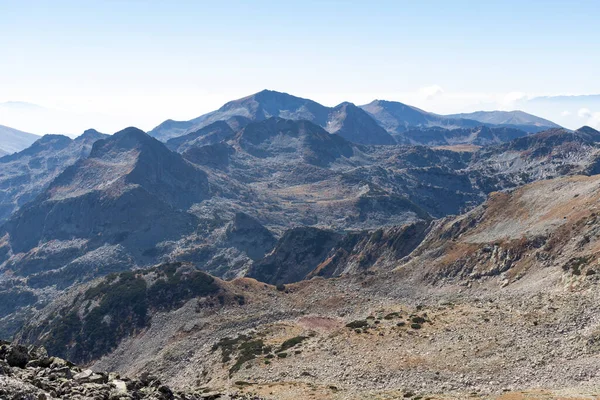 Bulgaristan 'ın Polezhan Tepesi yakınlarındaki Pirin Dağı' nın Şaşırtıcı Manzarası
