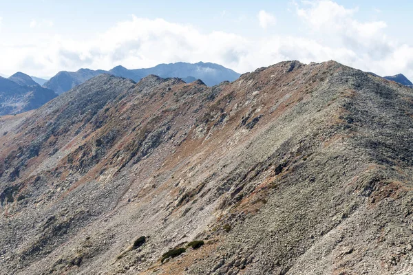 Bulgaristan 'ın Polezhan Tepesi yakınlarındaki Pirin Dağı' nın Şaşırtıcı Manzarası