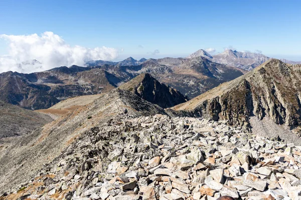 Bulgaristan 'ın Polezhan Tepesi yakınlarındaki Pirin Dağı' nın Şaşırtıcı Manzarası