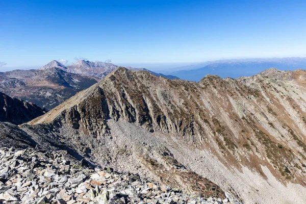 Bulgaristan 'ın Polezhan Tepesi yakınlarındaki Pirin Dağı' nın Şaşırtıcı Manzarası