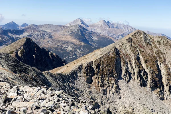 Bulgaristan 'ın Polezhan Tepesi yakınlarındaki Pirin Dağı' nın Şaşırtıcı Manzarası
