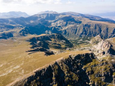 Bulgaristan 'ın Malyovitsa zirvesi yakınlarındaki Rila Dağı' nın şaşırtıcı hava manzarası
