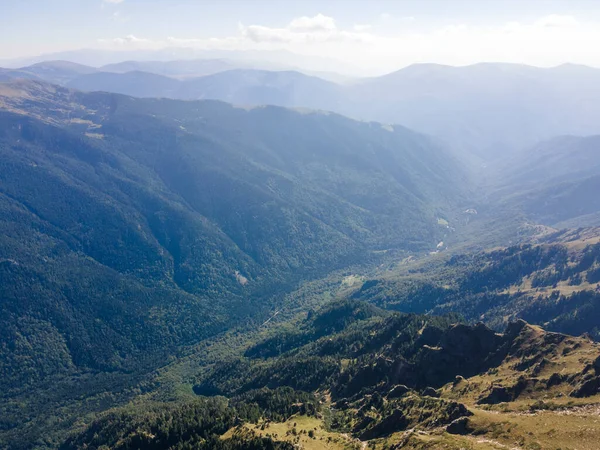 Bulgaristan 'ın Malyovitsa zirvesi yakınlarındaki Rila Dağı' nın şaşırtıcı hava manzarası