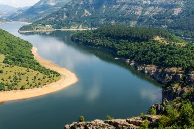 Bulgaristan 'ın Arda Nehri kıvrımlı ve Kardzhali Barajı' nın inanılmaz manzarası