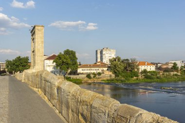 16. yüzyıl Mustafa Paşa Köprüsü (Eski Köprü) Bulgaristan 'ın Haskovo Bölgesi' nin Svilengrad kentindeki Maritsa Nehri üzerinde