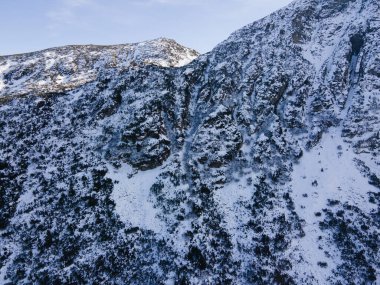 Bulgaristan 'ın Malyovitsa zirvesi yakınlarındaki Rila Dağı' nın şaşırtıcı kış manzarası