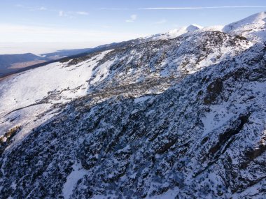 Bulgaristan 'ın Malyovitsa zirvesi yakınlarındaki Rila Dağı' nın şaşırtıcı kış manzarası