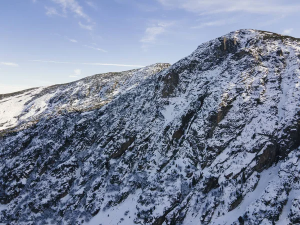 Bulgaristan 'ın Malyovitsa zirvesi yakınlarındaki Rila Dağı' nın şaşırtıcı kış manzarası