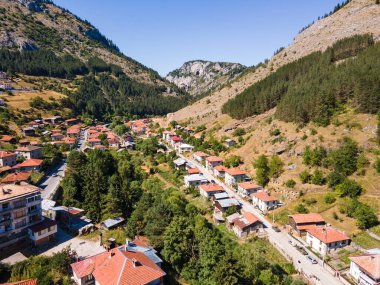 Bulgaristan 'ın Smolyan Bölgesi, Trigrad köyünün hava manzarası