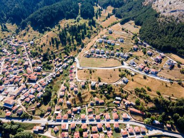 Bulgaristan 'ın Smolyan Bölgesi, Trigrad köyünün hava manzarası