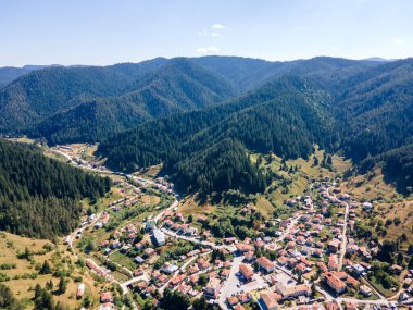 Bulgaristan 'ın Smolyan Bölgesi, Trigrad köyünün hava manzarası