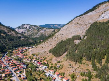 Bulgaristan 'ın Smolyan Bölgesi, Trigrad köyünün hava manzarası