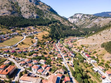 Bulgaristan 'ın Smolyan Bölgesi, Trigrad köyünün hava manzarası
