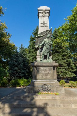 RUSE, BULGARIA -15 Ağustos 2021: Bulgaristan 'ın Rusçuk kentinin merkezinde Kniaz Alexander Battenberg Meydanı