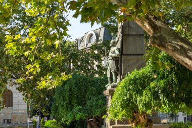 RUSE, BULGARIA -15 Ağustos 2021: Bulgaristan 'ın Rusçuk kentinin merkezinde Kniaz Alexander Battenberg Meydanı