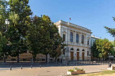 RUSE, BULGARIA -15 Ağustos 2021: Bulgaristan 'ın Rusçuk kentinin merkezinde Kniaz Alexander Battenberg Meydanı