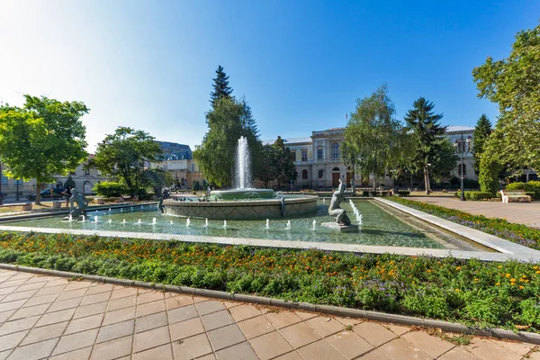 ルーズ ブルガリア 2021年8月15日 ブルガリアのルーズ市の中心部にあるKniaz Alexander Battberg Square — ストック写真