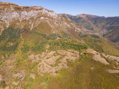 Ochindol, Vratsa bölgesi, Balkan Dağları, Bulgaristan yakınlarındaki Iskar Nehri Boğazı 'nın hava manzarası