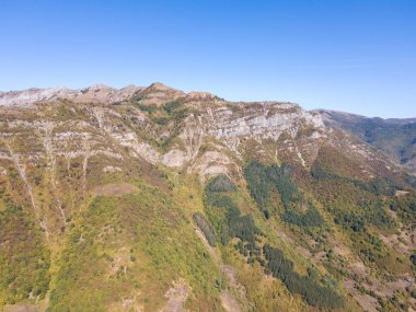 Ochindol, Vratsa bölgesi, Balkan Dağları, Bulgaristan yakınlarındaki Iskar Nehri Boğazı 'nın hava manzarası