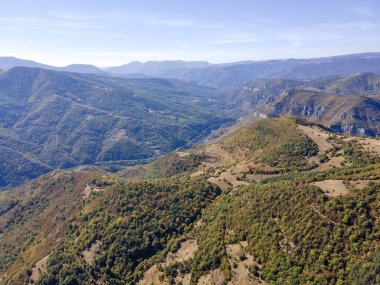 Ochindol, Vratsa bölgesi, Balkan Dağları, Bulgaristan yakınlarındaki Iskar Nehri Boğazı 'nın hava manzarası