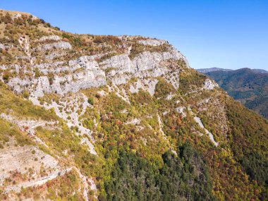 Ochindol, Vratsa bölgesi, Balkan Dağları, Bulgaristan yakınlarındaki Iskar Nehri Boğazı 'nın hava manzarası