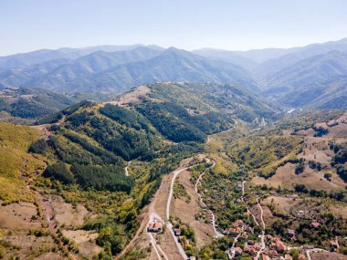 Ochindol, Vratsa bölgesi, Balkan Dağları, Bulgaristan yakınlarındaki Iskar Nehri Boğazı 'nın hava manzarası