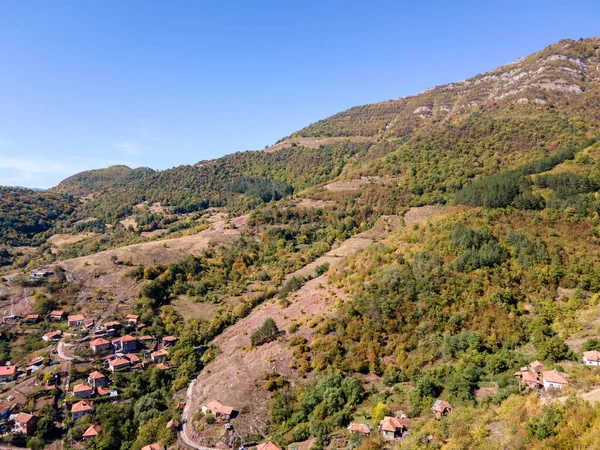 Vista Aérea Del Desfiladero Del Río Iskar Cerca Del Pueblo —  Fotos de Stock