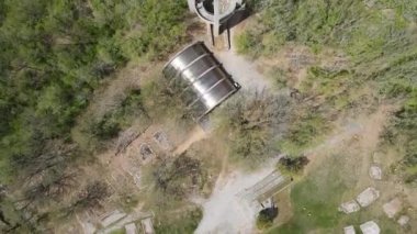 Bulgaristan 'ın Blagoevgrad bölgesinin Kliuch köyü yakınlarındaki Bulgar Çarı Samuel' in hava manzarası