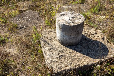 Bulgaristan 'ın Lomets, Lovech bölgesi yakınlarındaki Sostra antik Roma kalesinin kalıntıları