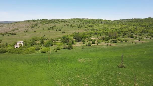 ブルガリア ソフィア地方ゴデシュ町付近の田園風景 — ストック動画