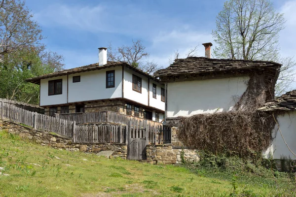 Typische Straßen Und Alte Häuser Historischen Dorf Bozhentsi Region Gabrovo — Stockfoto
