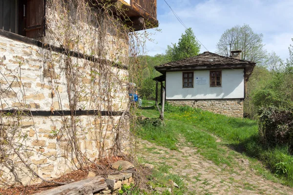 Rue Typique Vieilles Maisons Village Historique Bozhentsi Région Gabrovo Bulgarie — Photo