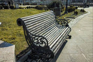 SOFYA, BULGARIA - 25 Şubat 2022: Bulgaristan 'ın Sofya şehir merkezinde tipik sokak ve bina