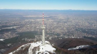 Bulgaristan 'ın Sofya Şehir Bölgesi Kopitoto bölgesindeki Vitosha Dağı' nın hava manzarası