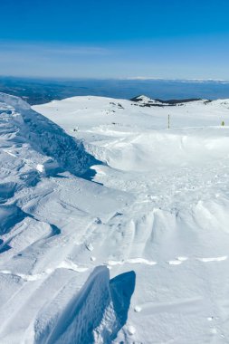 Bulgaristan 'ın Sofya kentinin Cherni Vrah zirvesi yakınlarındaki Vitosha Dağı' nın kış manzarası