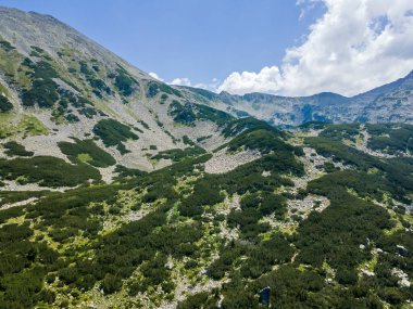 Bulgaristan 'ın Vihren kulübesi yakınlarındaki Pirin Dağı