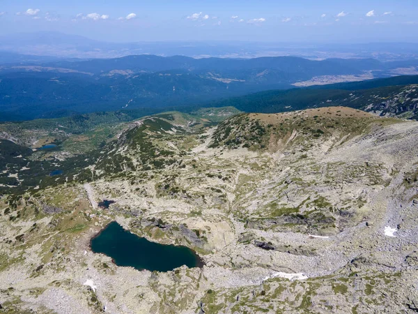 Niesamowity Widok Lotu Ptaka Górę Rila Pobliżu Strasznego Jeziora Bułgaria — Zdjęcie stockowe