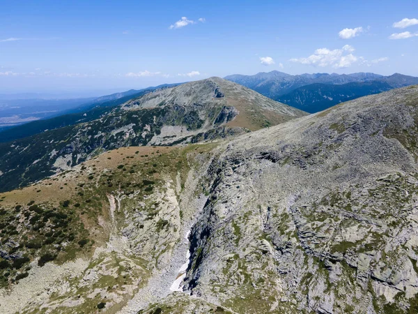 Vista Aérea Incrível Montanha Rila Perto Lago Assustador Bulgária — Fotografia de Stock