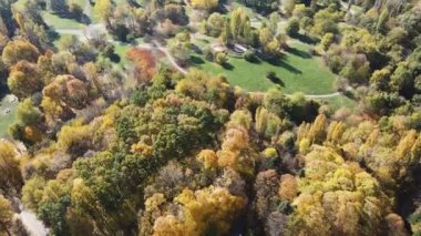 Bulgaristan 'ın Sofya kentindeki South Park' ın şaşırtıcı Sonbahar manzarası