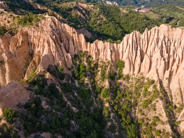 Rozhen kum piramitlerinin hava günbatımı manzarası, Blagoevgrad bölgesi, Bulgaristan