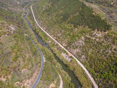 Bulgaristan 'ın Kresna Vadisi' nden geçen Struma Nehri 'nin şaşırtıcı hava manzarası