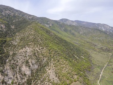 Bulgaristan 'ın Kresna Vadisi' nden geçen Struma Nehri 'nin şaşırtıcı hava manzarası