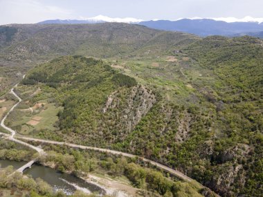Bulgaristan 'ın Kresna Vadisi' nden geçen Struma Nehri 'nin şaşırtıcı hava manzarası