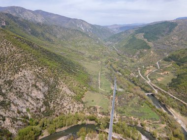Bulgaristan 'ın Kresna Vadisi' nden geçen Struma Nehri 'nin şaşırtıcı hava manzarası