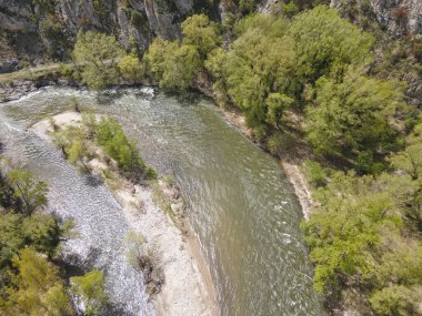 Bulgaristan 'ın Kresna Vadisi' nden geçen Struma Nehri 'nin şaşırtıcı hava manzarası