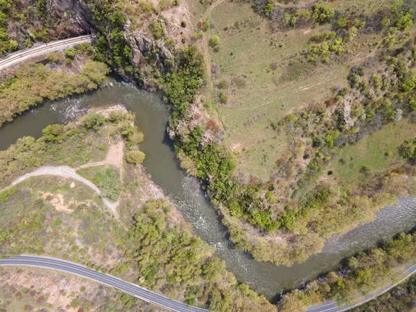 Bulgaristan 'ın Kresna Vadisi' nden geçen Struma Nehri 'nin şaşırtıcı hava manzarası
