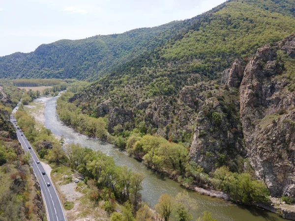 Bulgaristan 'ın Kresna Vadisi' nden geçen Struma Nehri 'nin şaşırtıcı hava manzarası