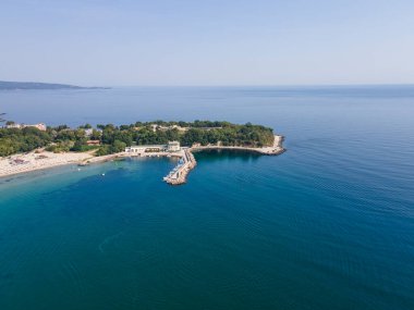 Bulgaristan 'ın Burgaz Bölgesi' ndeki Kiten kasabasının Güney Sahili 'nin şaşırtıcı hava manzarası