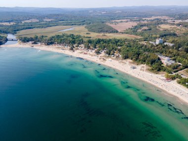 Bulgaristan 'ın Burgaz Bölgesi' ndeki Kiten kasabasının Güney Sahili 'nin şaşırtıcı hava manzarası